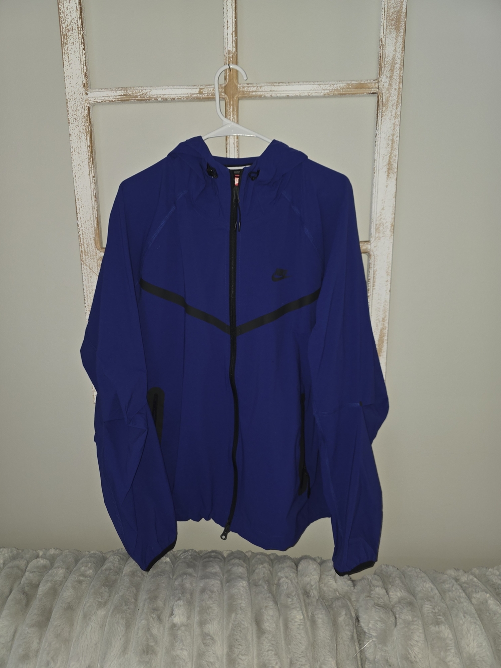 Nike Men’s Blue Hooded Windbreaker Jacket